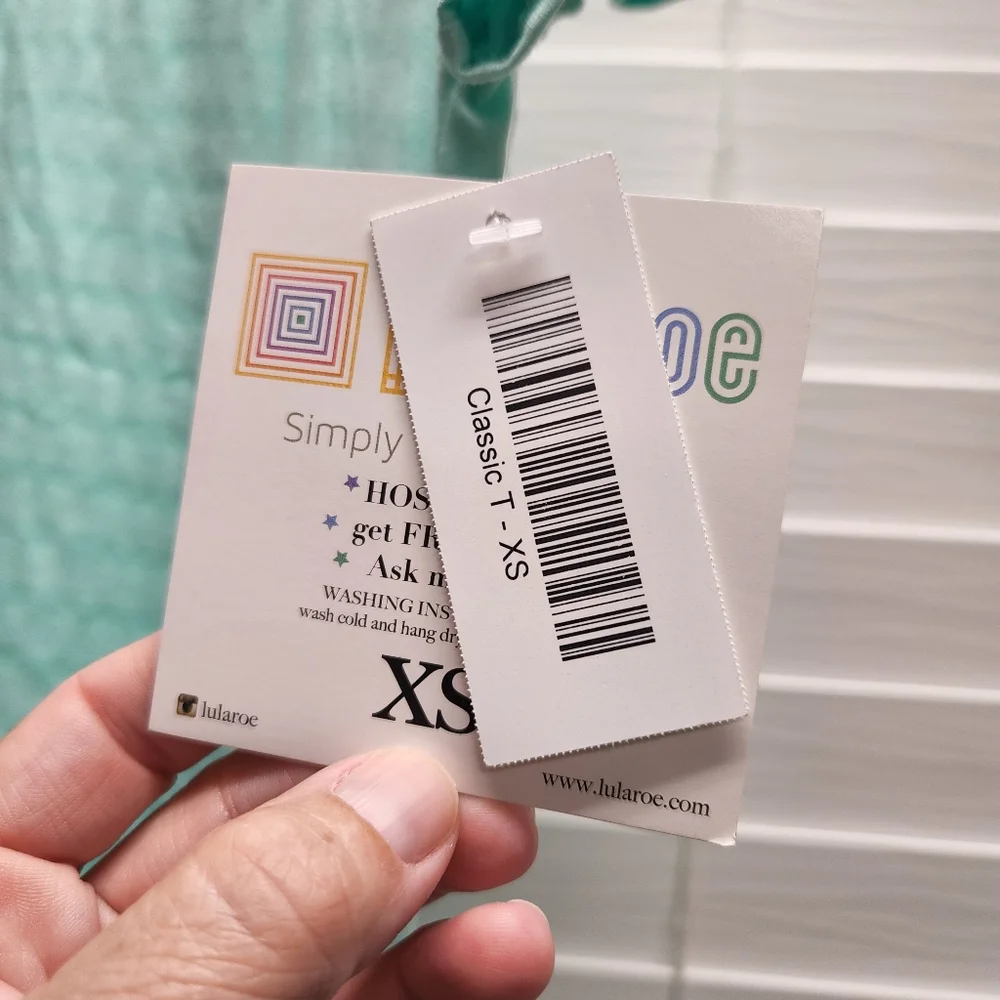 NWT LulaRoe Classic T XS - Picture 2 of 5